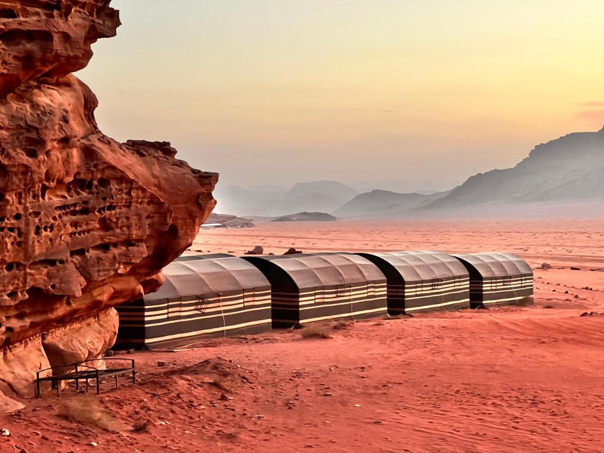Wadi Rum Shooting Stars Camp Extérieur photo