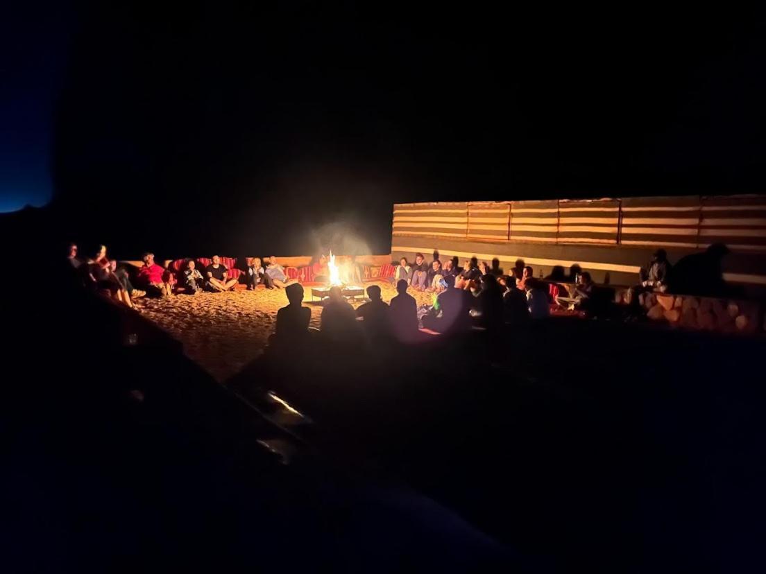 Wadi Rum Shooting Stars Camp Extérieur photo