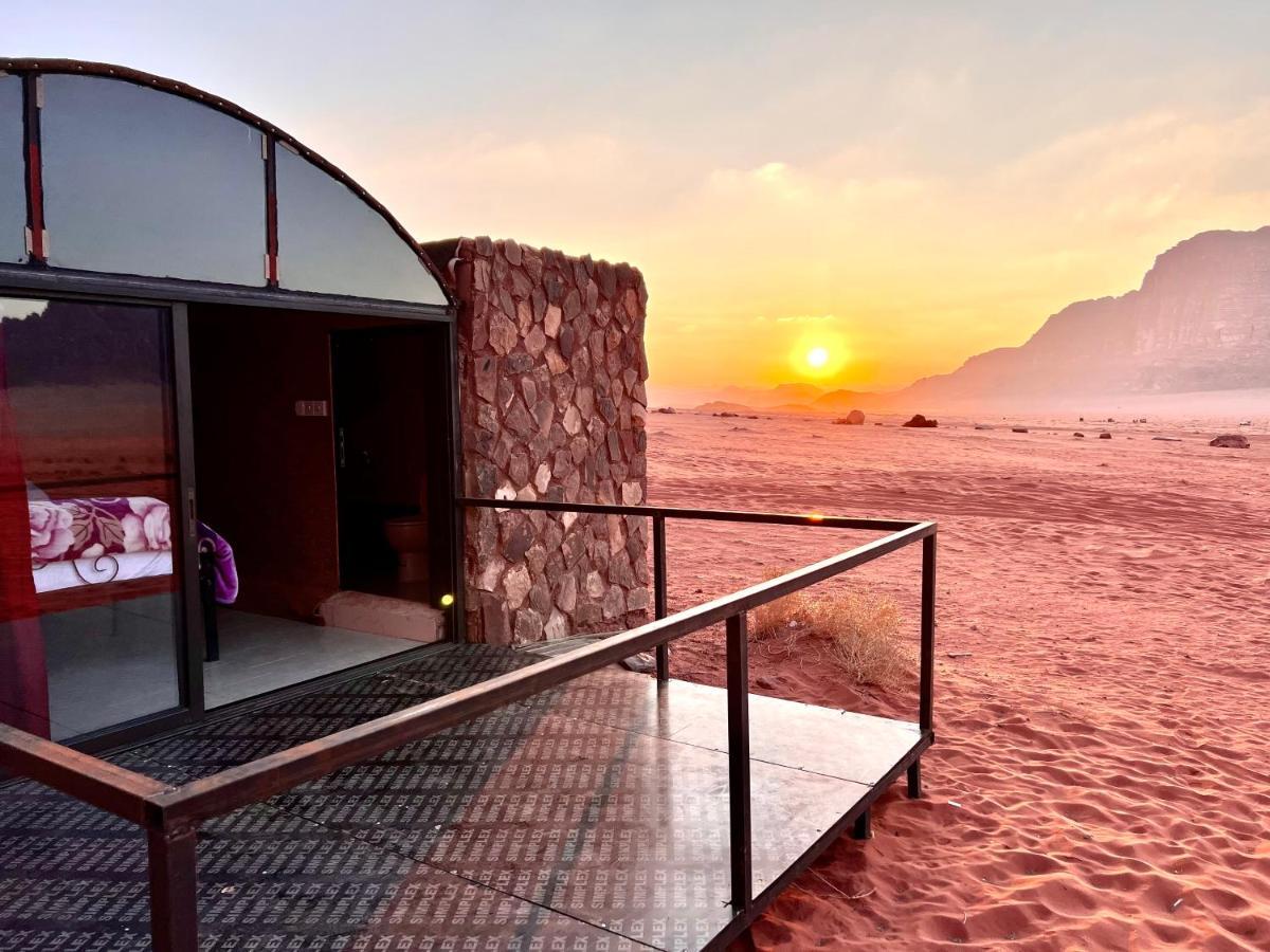 Wadi Rum Shooting Stars Camp Extérieur photo