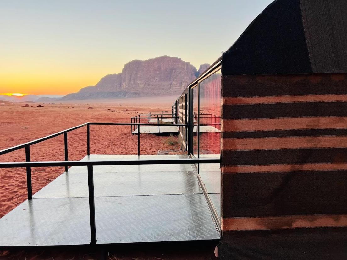 Wadi Rum Shooting Stars Camp Extérieur photo