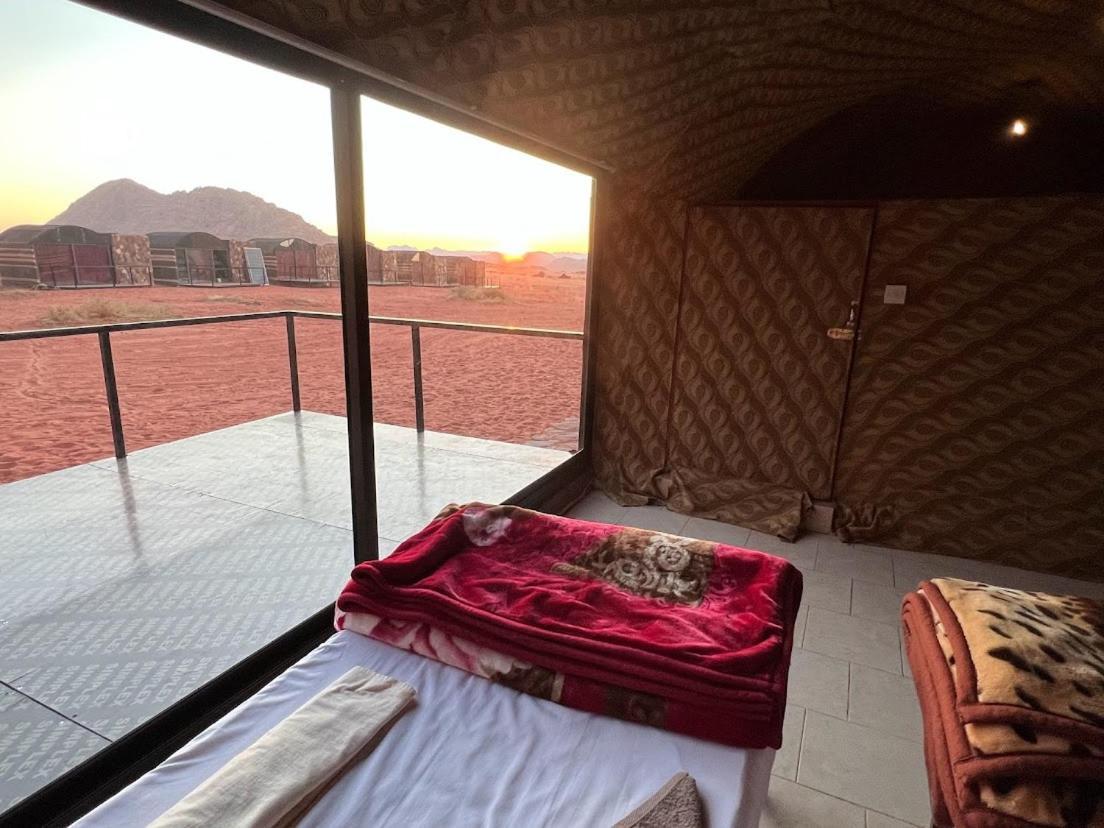 Wadi Rum Shooting Stars Camp Extérieur photo