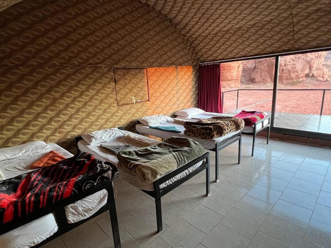 Wadi Rum Shooting Stars Camp Extérieur photo