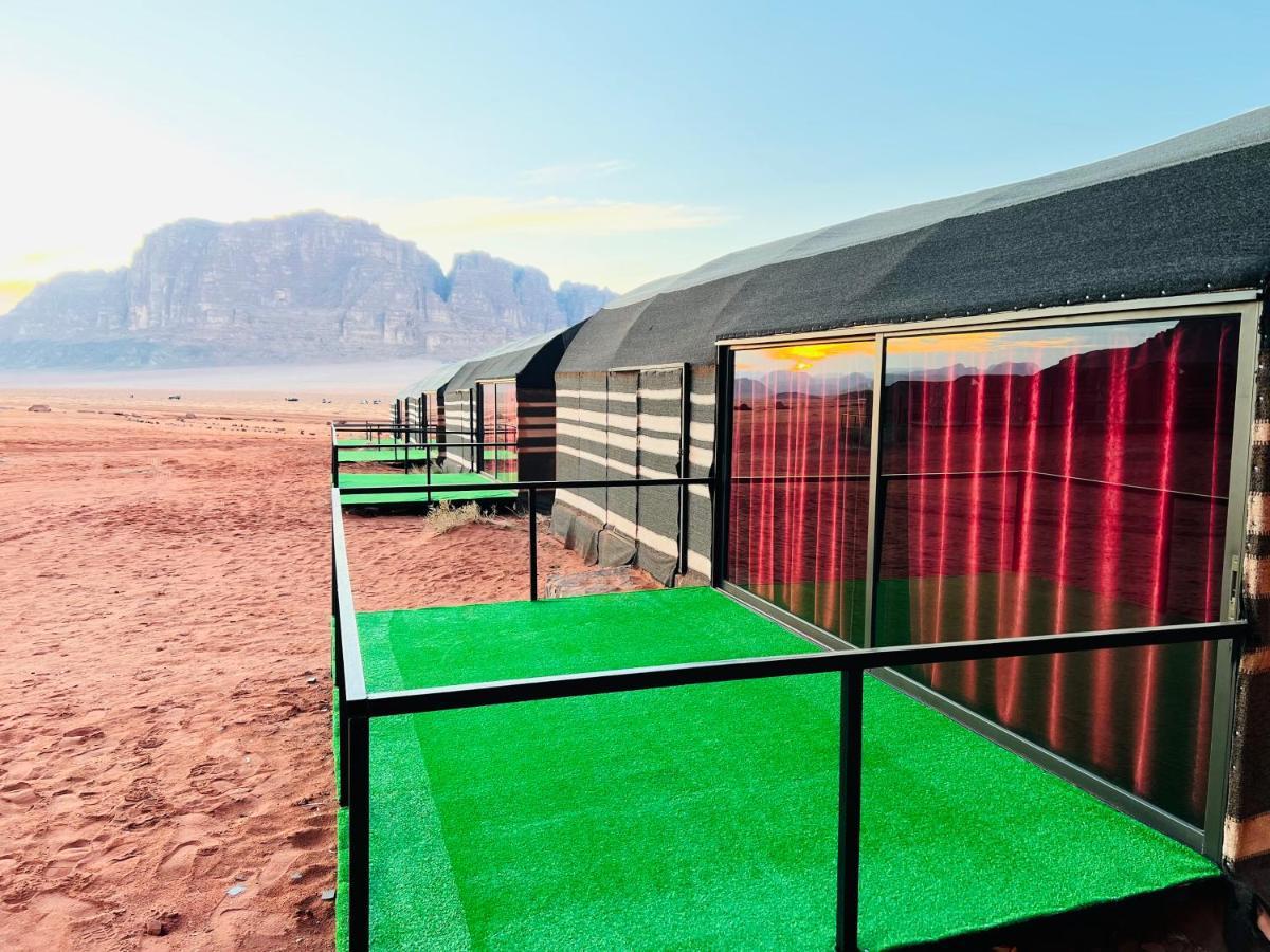 Wadi Rum Shooting Stars Camp Extérieur photo
