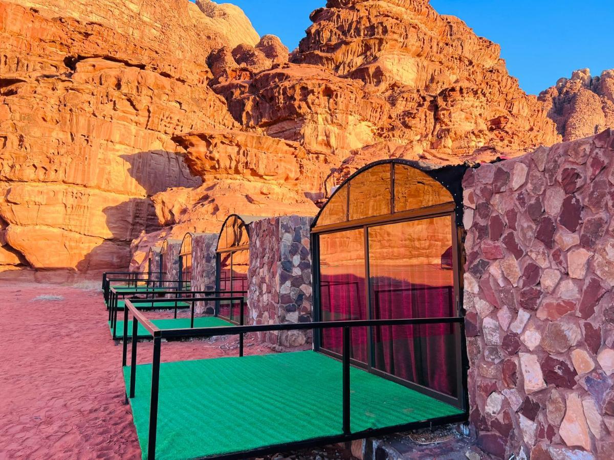 Wadi Rum Shooting Stars Camp Extérieur photo