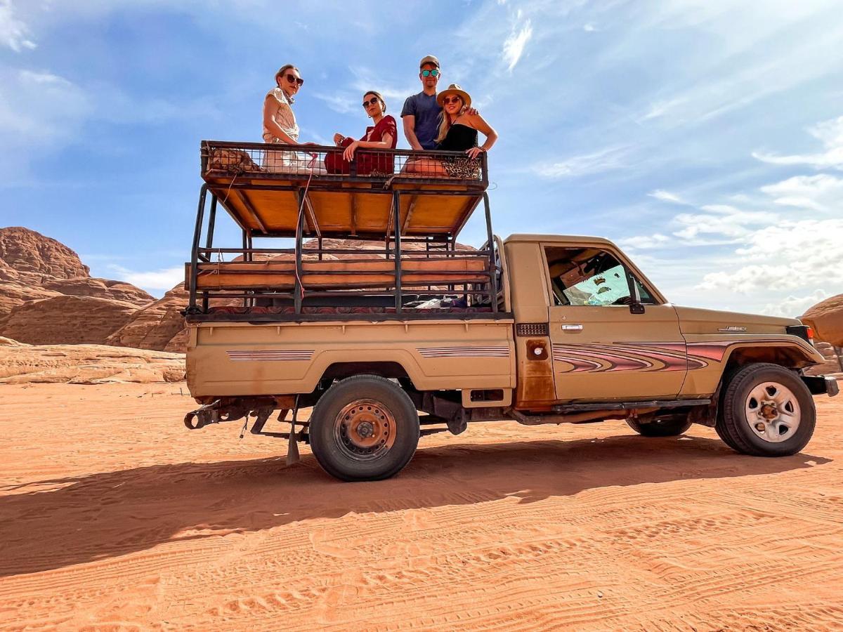 Wadi Rum Shooting Stars Camp Extérieur photo