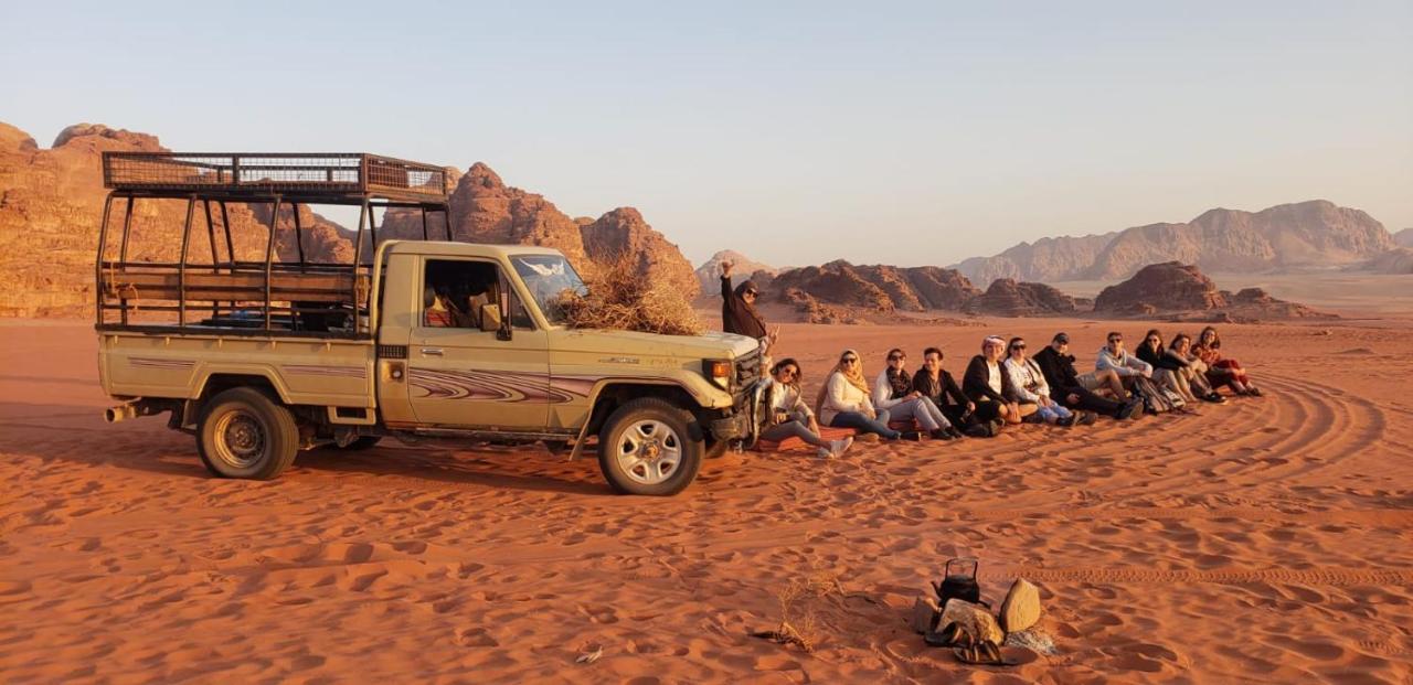 Wadi Rum Shooting Stars Camp Extérieur photo