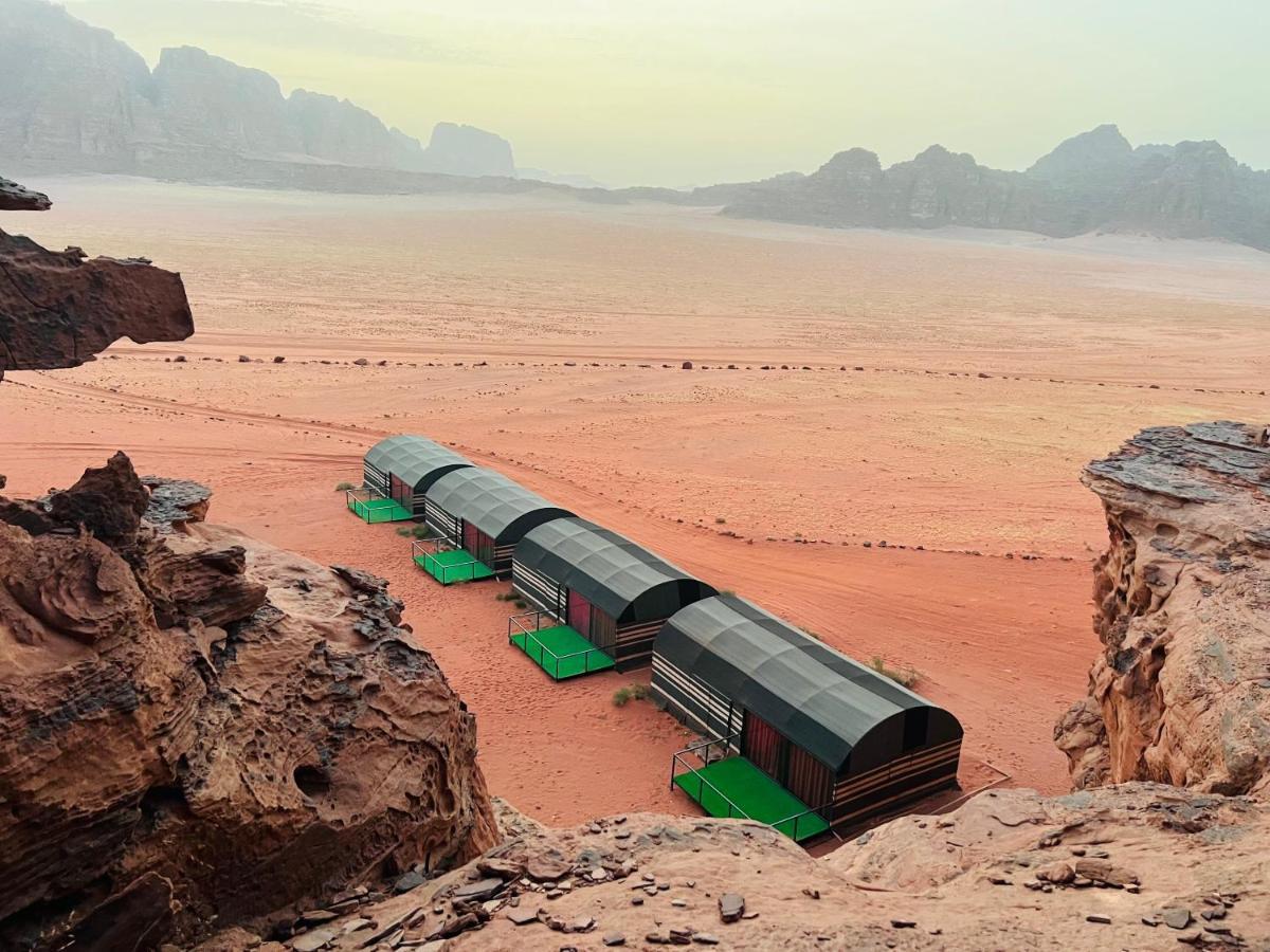 Wadi Rum Shooting Stars Camp Extérieur photo