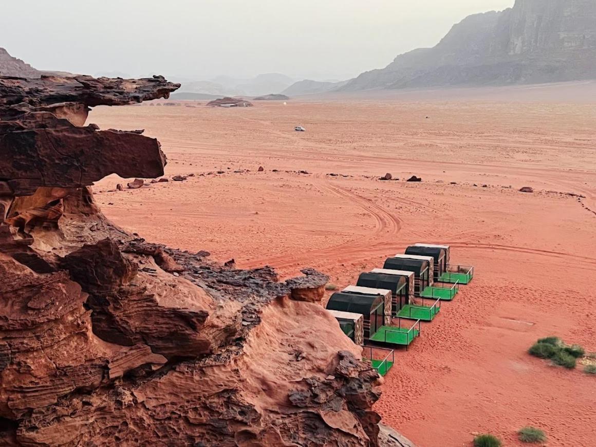 Wadi Rum Shooting Stars Camp Extérieur photo