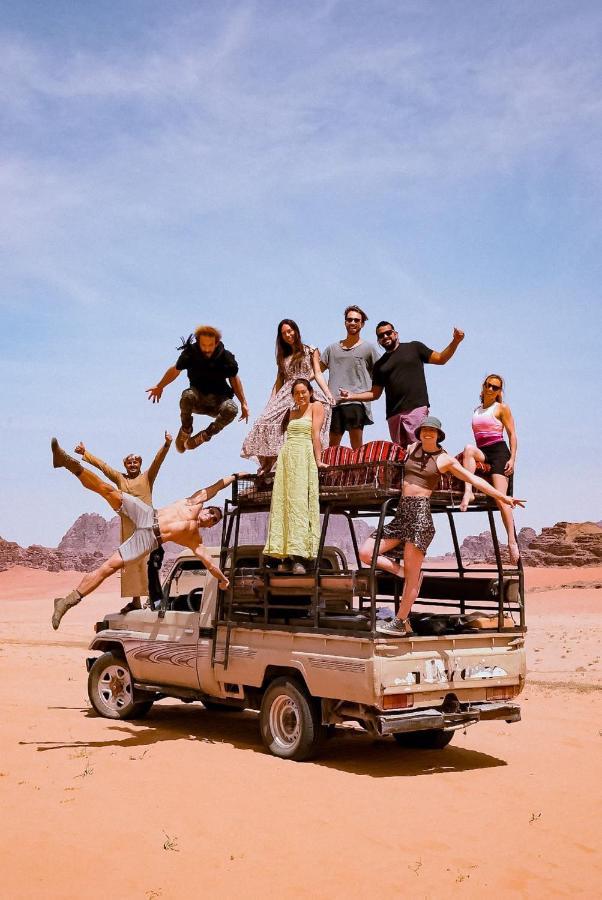 Wadi Rum Shooting Stars Camp Extérieur photo