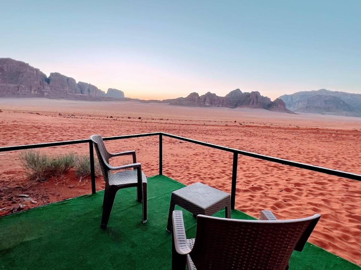 Wadi Rum Shooting Stars Camp Extérieur photo